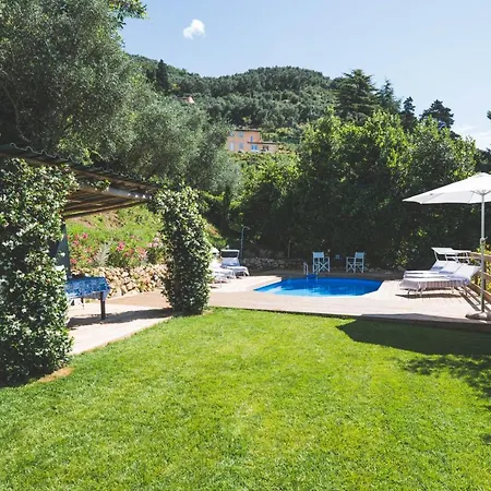 Exclusive Beautiful Pool House Surrounded By Greenery, Modern, Luxury Finishes Ferienhaus Camaiore