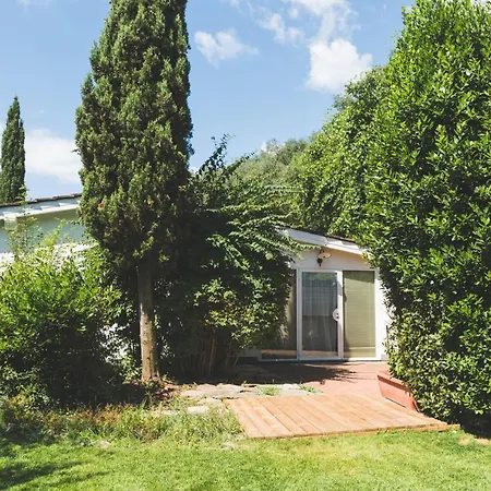 Exclusive Beautiful Pool House Surrounded By Greenery, Modern, Luxury Finishes Ferienhaus