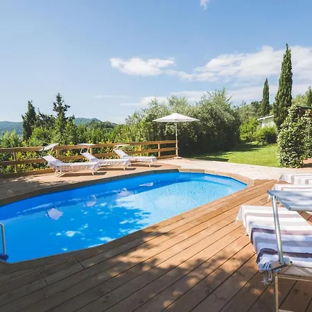 Exclusive Beautiful Pool House Surrounded By Greenery, Modern, Luxury Finishes Ferienhaus