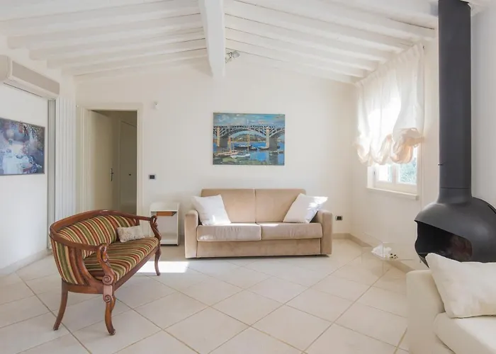 펜션 Exclusive Beautiful Pool House Surrounded By Greenery, Modern, Luxury Finishes