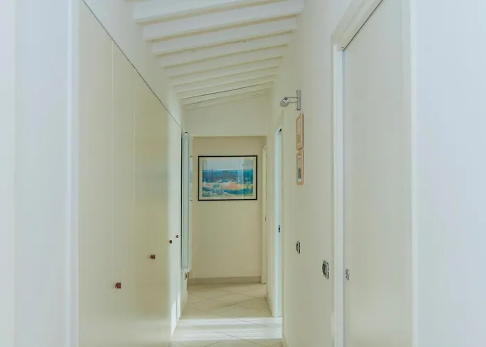 펜션 Exclusive Beautiful Pool House Surrounded By Greenery, Modern, Luxury Finishes *