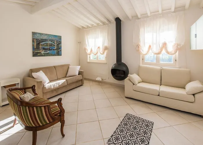 Exclusive Beautiful Pool House Surrounded By Greenery, Modern, Luxury Finishes 펜션