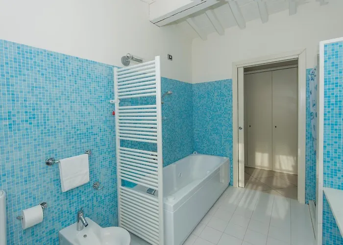 펜션 Exclusive Beautiful Pool House Surrounded By Greenery, Modern, Luxury Finishes