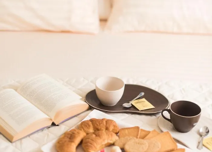 Exclusive Beautiful Pool House Surrounded By Greenery, Modern, Luxury Finishes 카마이오레