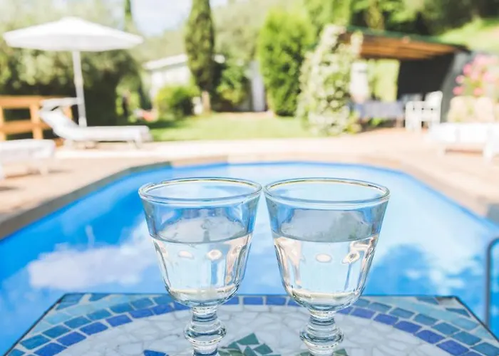 펜션 Exclusive Beautiful Pool House Surrounded By Greenery, Modern, Luxury Finishes