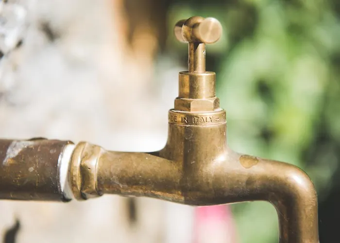 펜션 Exclusive Beautiful Pool House Surrounded By Greenery, Modern, Luxury Finishes 카마이오레