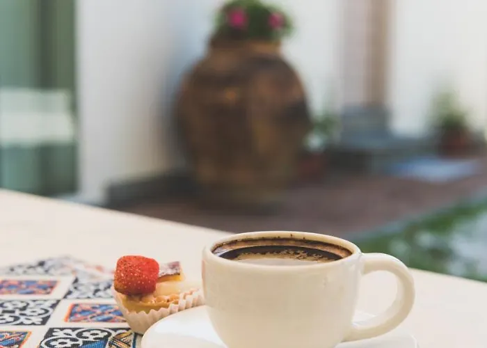 Exclusive Beautiful Pool House Surrounded By Greenery, Modern, Luxury Finishes 펜션 카마이오레